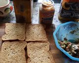 A picture of step 4 of Garlic Brown Bread mix vegetables cheese mini bread pizza.