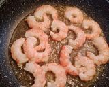 Foto del paso 3 de la receta: Langostinos con patatas y huevo