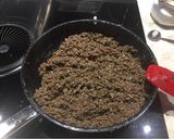 A picture of step 2 of Filo meat pie.