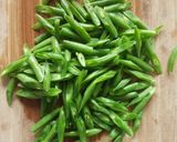 Une image de l'étape 1 de Haricots vert aux oeufs.