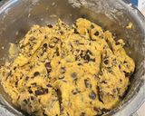 Foto langkah ke 3 dari resep Chunky Chocolate Cookies.
