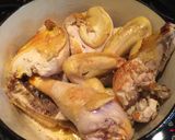 Une image de l'étape 1 de Chapon au vin jaune et morilles.