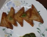 A picture of step 3 of Chicken Keema samosa.