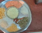 A picture of step 1 of Rajasthani methi ni bhaji.