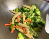 花椰菜炒玉米筍的食譜步驟2照片