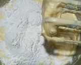 Foto langkah ke 2 dari resep Thumbprint Selai Strawberry.