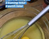 Foto langkah ke 2 dari resep Red velvet cake tanpa mixer.