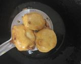 स्ट्रीट स्टाइल आलू की पकोड़े (Street style aloo ki pakodi recipe in hindi) रेसिपी चरण 9 फोटो