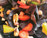 Foto del paso 1 de la receta: Lechuga viva con frutas de temporada