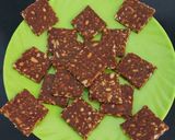 ચોકલેટ ચીક્કી (Chocolate Chikki Recipe In Gujarati) રેસીપી સ્ટેપ6ફોટો