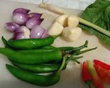 Foto langkah ke 2 dari resep Oseng/Tumis kikil cabai hijau.