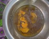 A picture of step 2 of Simple home backed oil cake without an oven.