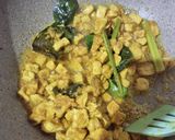 Foto langkah ke 5 dari resep Orek Tahu Bumbu Kuning.