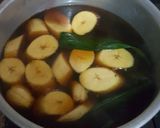 Foto langkah ke 2 dari resep Kolak pisang dan bola ubi ungu.