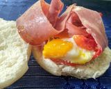 Foto del paso 4 de la receta: Sándwich de Pastrón con Morrón y Huevo