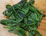 Foto del paso 2 de la receta: Chayotes rellenos con rajas y amaranto