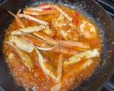 Hình bước làm 4 của món Cua tuyết xào cay 🦀