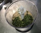Une image de l'étape 3 de Sauce salade à la moutarde, persil et deux vinaigres.