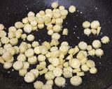 รูปขั้นตอนการทำที่ 4 ของ กุ้งผัดพริกเผาไข่เค็ม