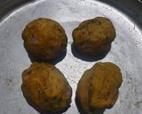 A picture of step 4 of Tandoori Missi roti.