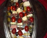 Foto del paso 2 de la receta: Brochette de quesos y fiambre😋😋