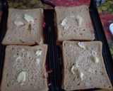 A picture of step 5 of Cheesy Beetroot Sandwich.