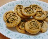 A picture of step 5 of Methi Mathri.