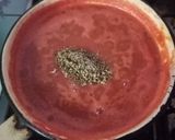 Foto del paso 3 de la receta: Pizza hawaiana con salchichas y queso americano