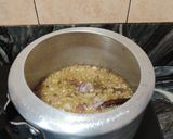 A picture of step 4 of White matar chole.