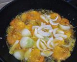 Foto langkah ke 3 dari resep Udang Goreng Kunyit.