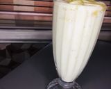 A picture of step 2 of Banana smoothie.