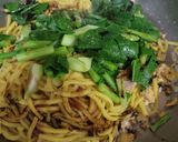 รูปขั้นตอนการทำที่ 4 ของ หมี่เหลืองผัดซีอิ้ว