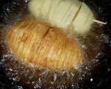 A picture of step 2 of Cheesy potatoes tornado.