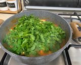 صورة لخطوة 3 من وصفة سبانخ بالدجاج 🍲