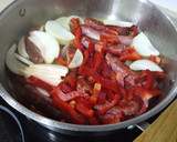Foto del paso 3 de la receta: Longanizas con tomate