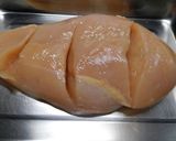 Foto del paso 1 de la receta: Pechuga de pollo rellena de bacon y queso