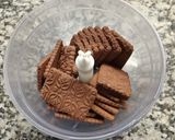 Foto del paso 2 de la receta: Chocotorta en vasitos