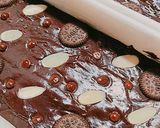 Foto langkah ke 5 dari resep Shiny Crust brownies.