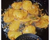 A picture of step 4 of Aloo ke pakoray with Tea.