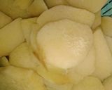 A picture of step 1 of Fried yam into flour.
