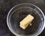 A picture of step 1 of Chilli cheese toast.