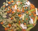 Foto del paso 1 de la receta: Arroz y verduras con bacalao