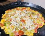 A picture of step 3 of Cheesy broccoli omelette.