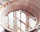 A picture of step 4 of Ribbon pakoda.