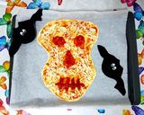Foto del paso 10 de la receta Pizza Halloween 🎃😱👻💀