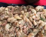 A picture of step 4 of Chicken pesto pasta.