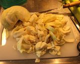 Foto del paso 2 de la receta: Puchero de miércoles y de pollo