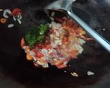 Foto langkah ke 4 dari resep Tumis Daun Singkong Rebon.