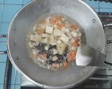 Foto langkah ke 7 dari resep Sup Jamur Kuping.