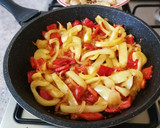 Foto del paso 8 de la receta: Pechuga de pollo con pimientos y sésamo